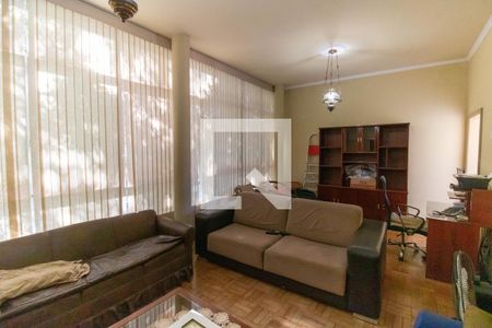 Casa para alugar com 230m², 6 quartos e 4 vagas Casa para alugar com 230m², 6 quartos e 4 vagasSala 1