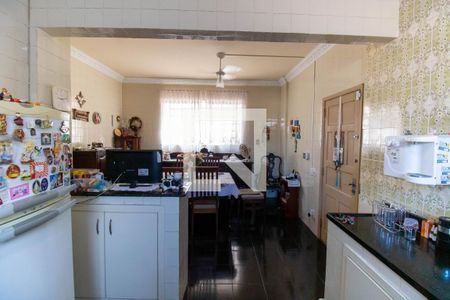 Casa para alugar com 230m², 6 quartos e 4 vagas Casa para alugar com 230m², 6 quartos e 4 vagasCozinha