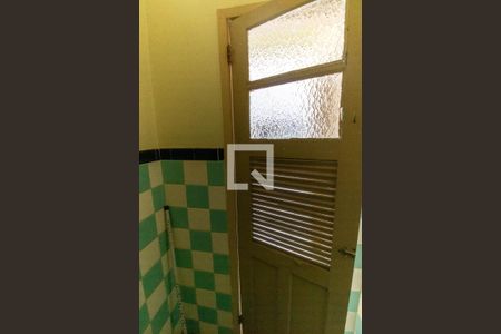 Casa para alugar com 230m², 6 quartos e 4 vagas Casa para alugar com 230m², 6 quartos e 4 vagasBanheiro de serviço