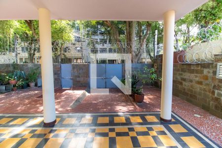 Garagem de casa para alugar com 6 quartos, 230m² em Fonseca, Niterói
