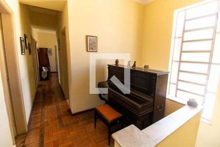 Casa para alugar com 230m², 6 quartos e 4 vagas Casa para alugar com 230m², 6 quartos e 4 vagasHall