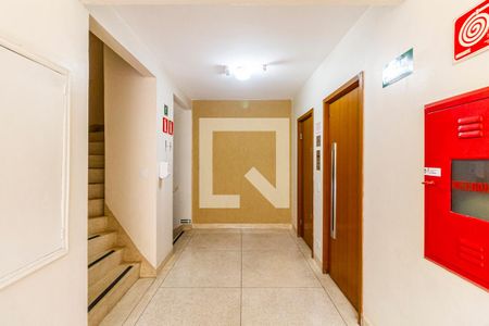 Apartamento à venda com 65m², 2 quartos e sem vaga Apartamento à venda com 65m², 2 quartos e sem vagaÁrea comum - Hall Elevadores