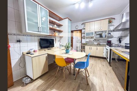 Casa à venda com 165m², 3 quartos e 4 vagasCozinha