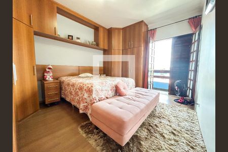 Casa à venda com 165m², 3 quartos e 4 vagasSuíte