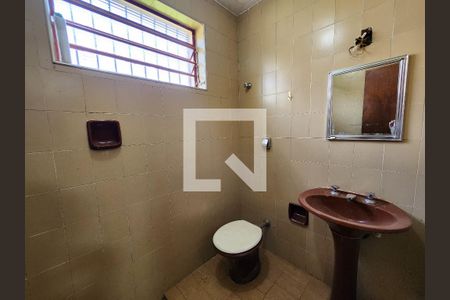 Casa à venda com 690m², 6 quartos e 3 vagasBanheiro 3