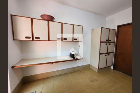 Casa à venda com 690m², 6 quartos e 3 vagasCozinha