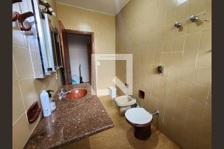 Casa à venda com 690m², 6 quartos e 3 vagasBanheiro