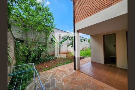Casa à venda com 690m², 6 quartos e 3 vagasQuintal