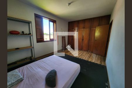 Casa à venda com 690m², 6 quartos e 3 vagasSuíte 1