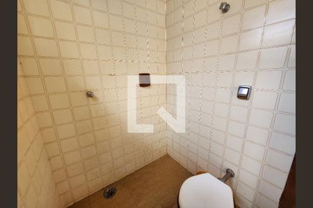 Casa à venda com 690m², 6 quartos e 3 vagasBanheiro 2