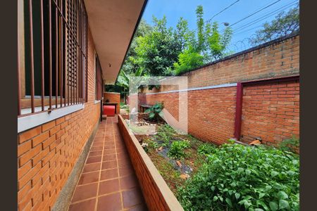 Casa à venda com 690m², 6 quartos e 3 vagasQuintal