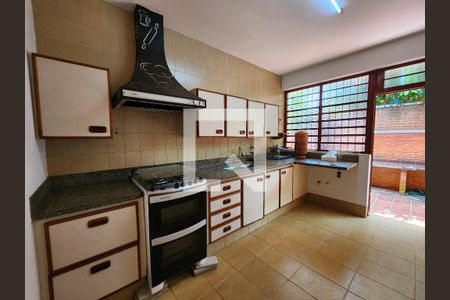 Casa à venda com 690m², 6 quartos e 3 vagasCozinha