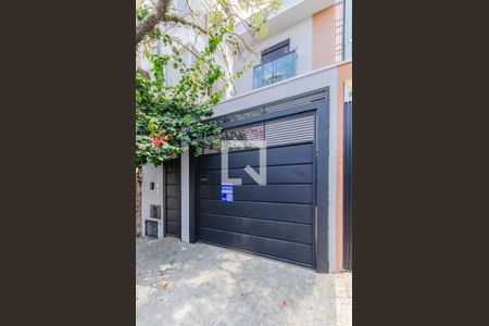 Casa para alugar com 216m², 3 quartos e 3 vagas Casa para alugar com 216m², 3 quartos e 3 vagasFachada