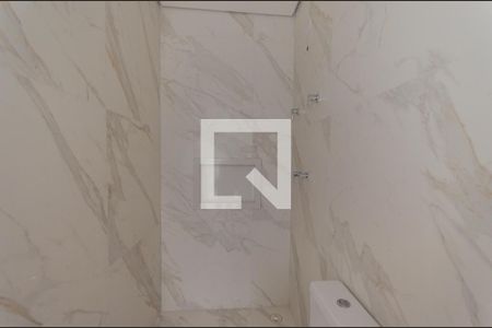 Casa para alugar com 216m², 3 quartos e 3 vagas Casa para alugar com 216m², 3 quartos e 3 vagasBanheiro da Suíte 2