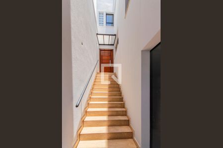 Casa para alugar com 216m², 3 quartos e 3 vagas Casa para alugar com 216m², 3 quartos e 3 vagasEntrada