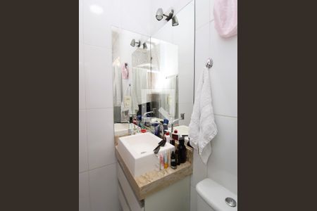 Casa de condomínio à venda com 68m², 2 quartos e 2 vagasBanheiro da Suíte 1