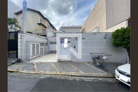 Casa de condomínio à venda com 68m², 2 quartos e 2 vagasFachada com plaquinha
