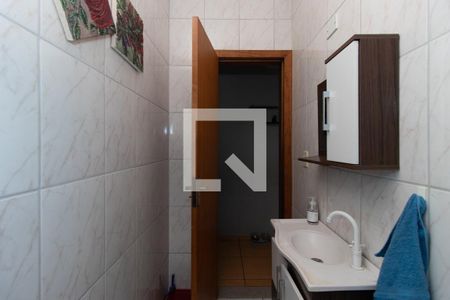 Banheiro Social de casa à venda com 3 quartos, 300m² em Vila Nivi, São Paulo