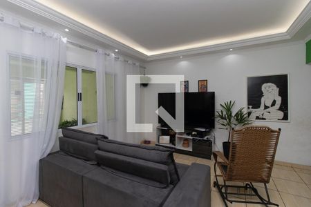 Sala de casa à venda com 3 quartos, 300m² em Vila Nivi, São Paulo