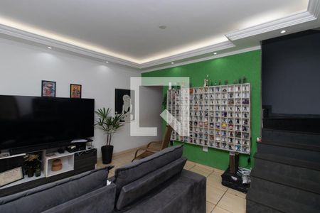 Sala de casa à venda com 3 quartos, 300m² em Vila Nivi, São Paulo