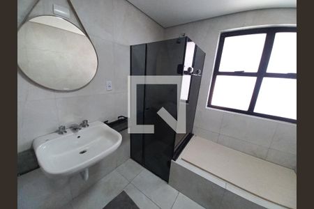 Banheiro de kitnet/studio para alugar com 1 quarto, 36m² em , São Vicente