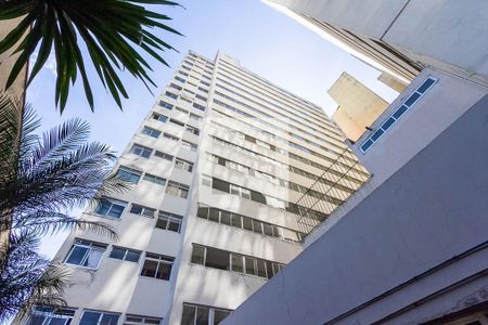 Apartamento para alugar com 85m², 2 quartos e 1 vagaFachada