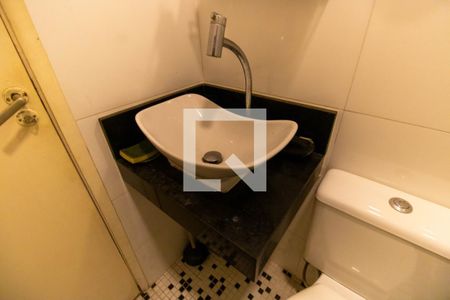 Apartamento à venda com 110m², 3 quartos e 1 vaga Apartamento à venda com 110m², 3 quartos e 1 vagaBanheiro Social 2