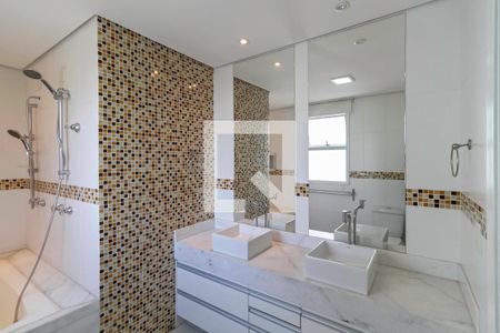 Apartamento à venda com 262m², 4 quartos e 3 vagasBanheiro da suíte 3