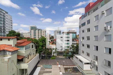 Apartamento à venda com 262m², 4 quartos e 3 vagasVista da suíte 3