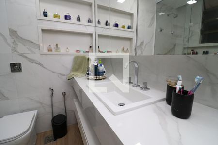 Apartamento à venda com 200m², 3 quartos e 2 vagasBanheiro da Suíte