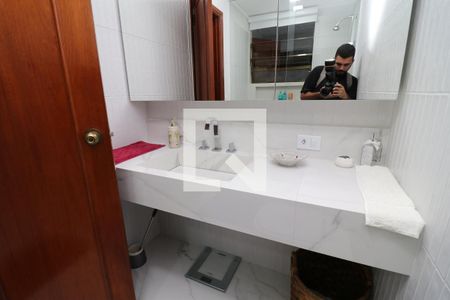 Apartamento à venda com 200m², 3 quartos e 2 vagasBanheiro Social