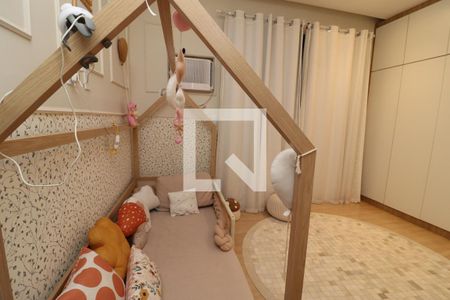 Apartamento à venda com 200m², 3 quartos e 2 vagasQuarto 2