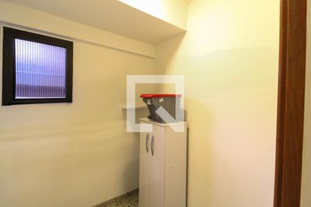 Apartamento à venda com 275m², 5 quartos e 4 vagasQuarto de Serviço