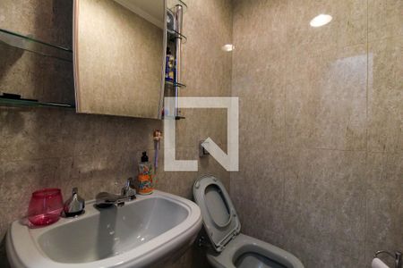 Apartamento à venda com 275m², 5 quartos e 4 vagasBanheiro da Suíte 2