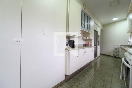 Apartamento à venda com 275m², 5 quartos e 4 vagasCozinha