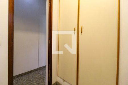 Apartamento à venda com 275m², 5 quartos e 4 vagasQuarto de Serviço
