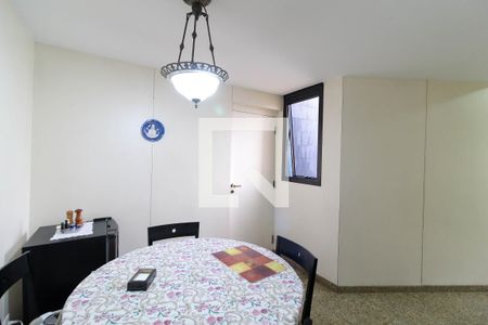 Apartamento à venda com 275m², 5 quartos e 4 vagasCozinha