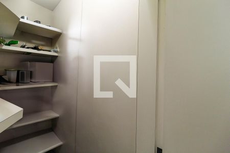 Apartamento à venda com 275m², 5 quartos e 4 vagasDespensa