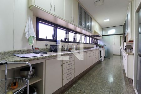 Apartamento à venda com 275m², 5 quartos e 4 vagasCozinha