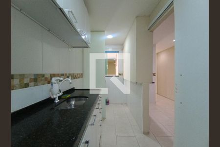 Apartamento para alugar com 70m², 2 quartos e sem vagaCozinha e Área de Serviço