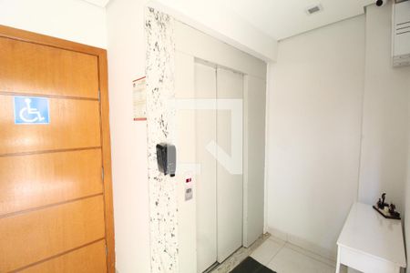 Apartamento para alugar com 44m², 2 quartos e 1 vagaElevador