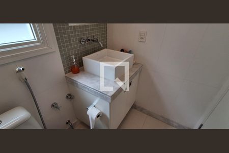 Casa à venda com 486m², 4 quartos e 4 vagasBanheiro Suíte 3