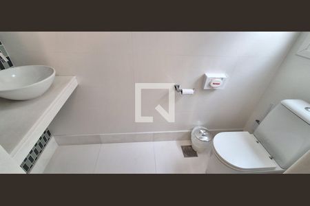 Casa à venda com 486m², 4 quartos e 4 vagasBanheiro Suíte Master