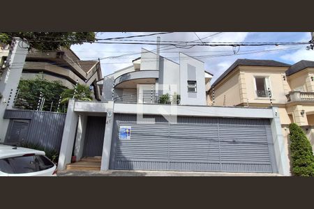 Casa à venda com 486m², 4 quartos e 4 vagasFachada