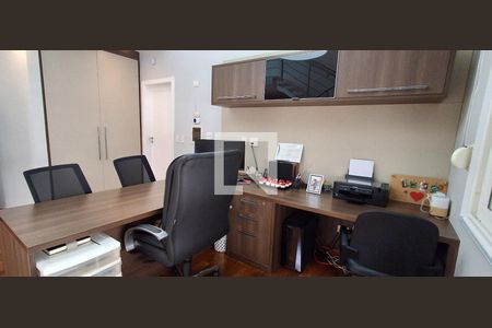 Casa à venda com 486m², 4 quartos e 4 vagasEscritório