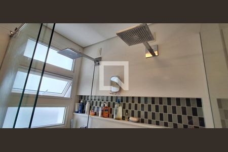 Casa à venda com 486m², 4 quartos e 4 vagasBanheiro Suíte Master