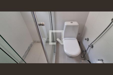 Casa à venda com 486m², 4 quartos e 4 vagasBanheiro Suíte 1