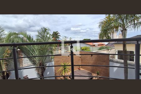 Casa à venda com 486m², 4 quartos e 4 vagasSacada