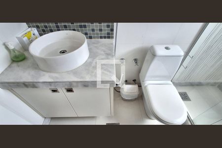 Casa à venda com 486m², 4 quartos e 4 vagasBanheiro Suíte 2