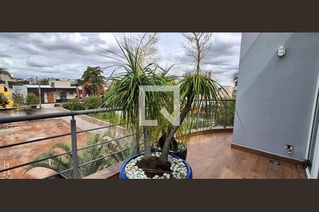 Casa à venda com 486m², 4 quartos e 4 vagasSacada